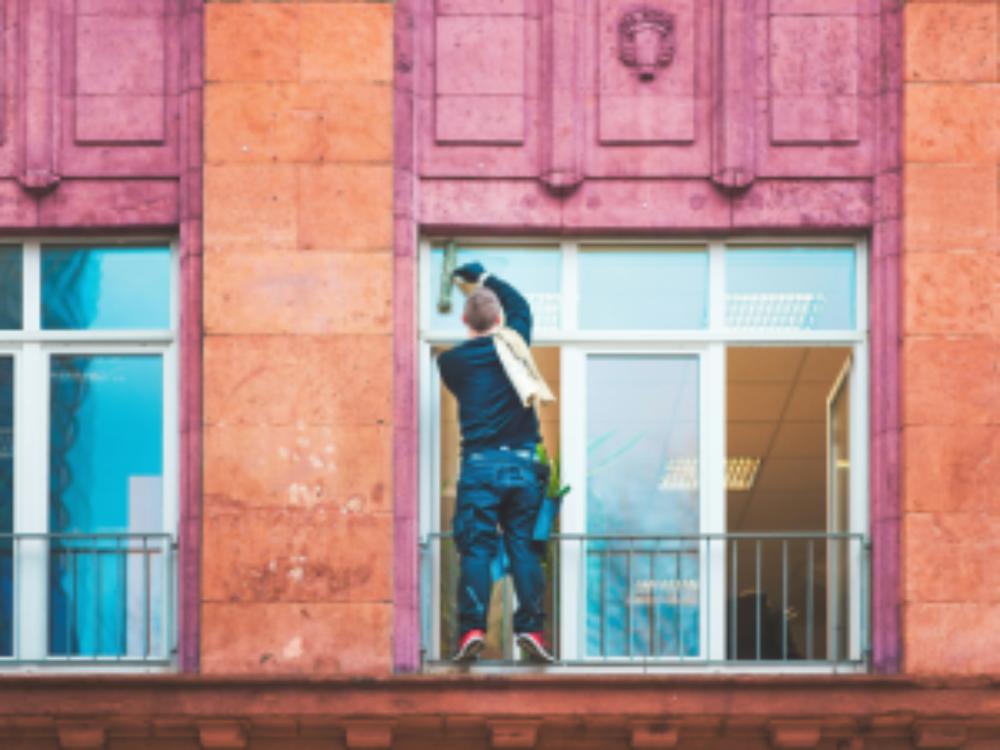 Window cleaner at high-rise